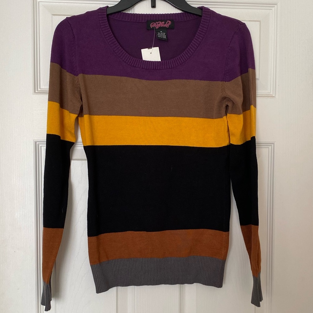 Color Block Sweater - Picture 2 of 7